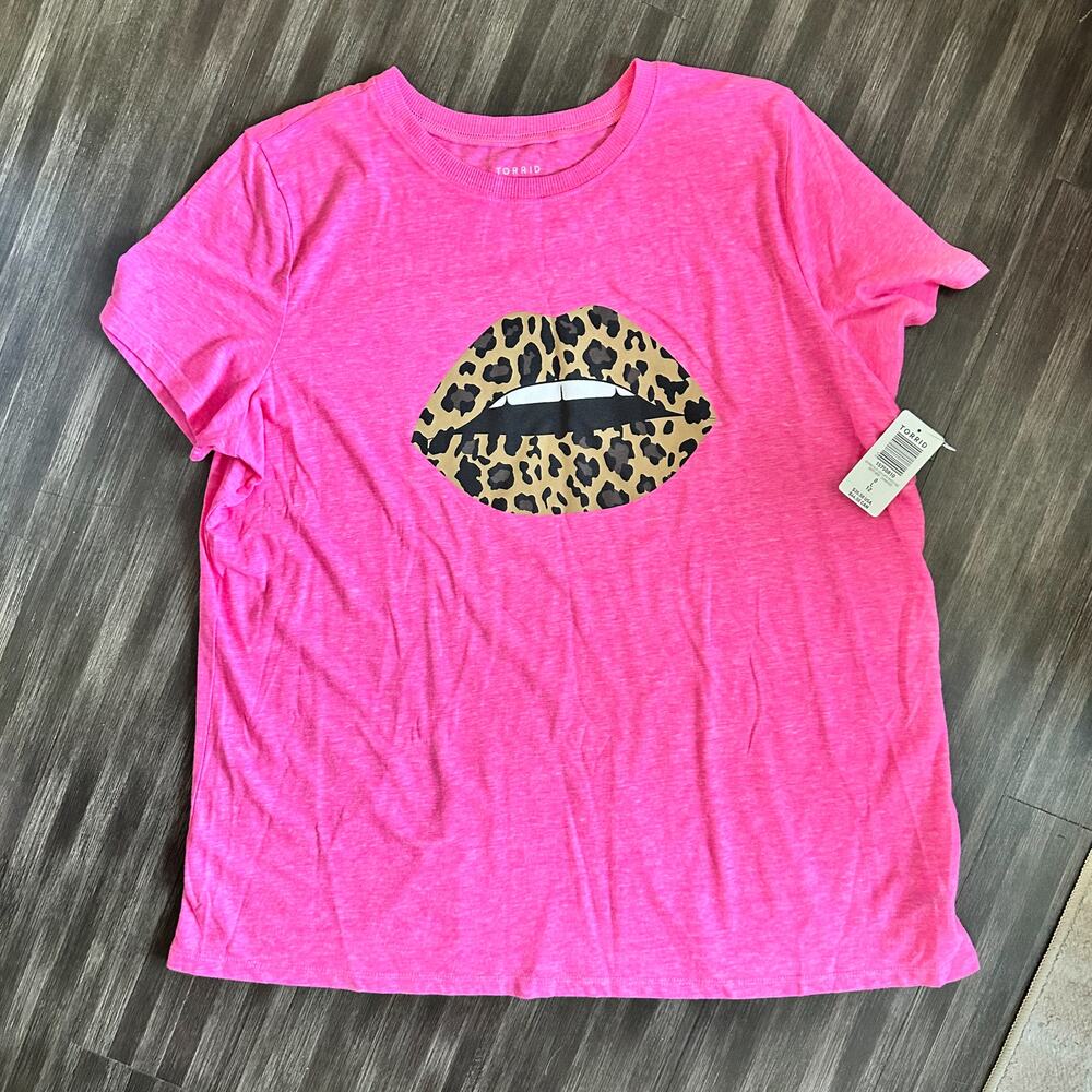 Hot Pink Leopard Lips NEW Torrid Plus Size Shirt Size 0 Large